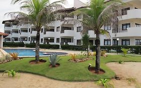 Apartamento à beira-mar. Beachfront apartment
